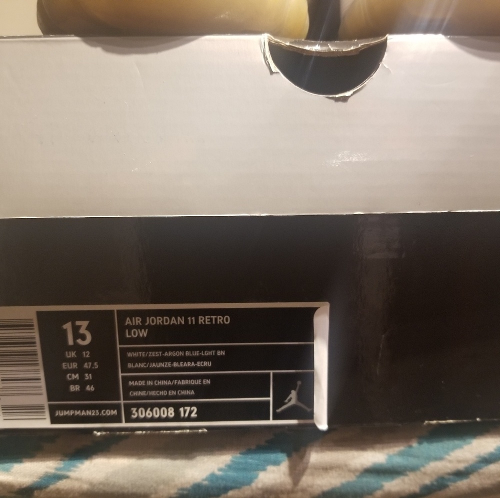 Mens Jordan 11 low SE